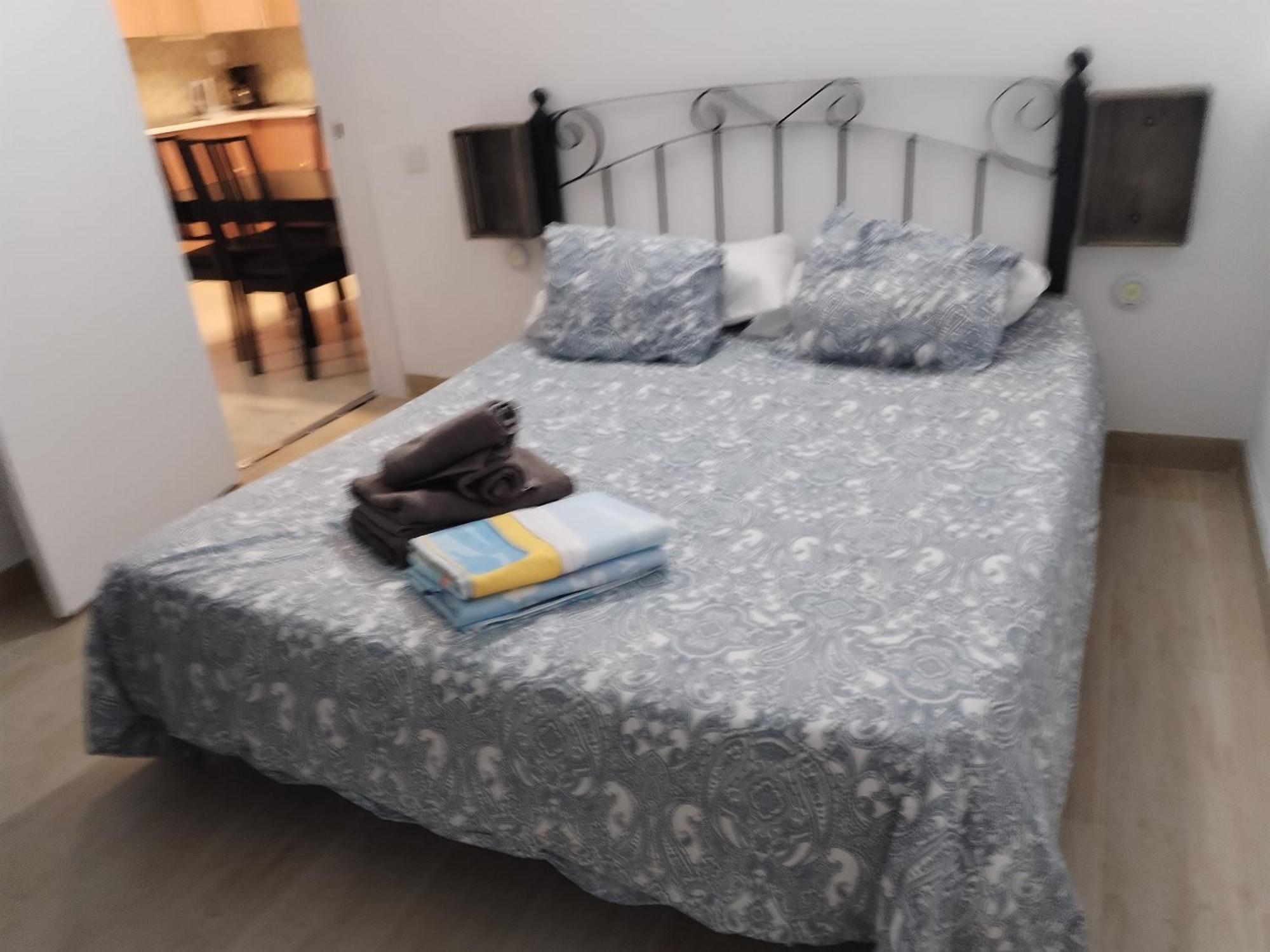 Sol B Free Parking Apartment